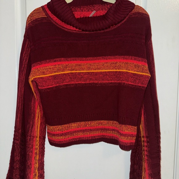 Free People Sunset Turtleneck Crop Sweater with Flared Sleeves Size Medium - Picture 3 of 12